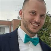 Ragazzo laureato con certificazioni riconosciute a livello universale offre ripetizioni di inglese a qualsiasi livello